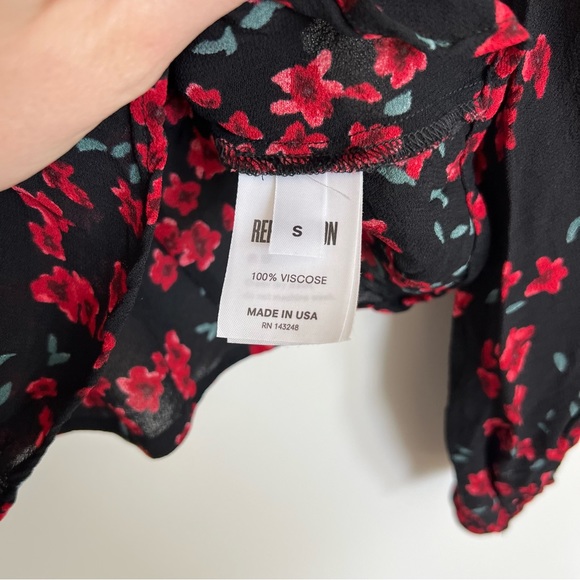 Reformation Black Top with red floral print S - Picture 4 of 4